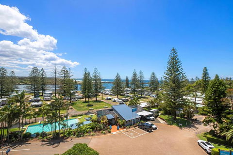 Tasman 15 - Accommodation Broadbeach 2