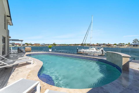 Tecoma 3 - Most Popular Waterfront - Accommodation Broadbeach 0