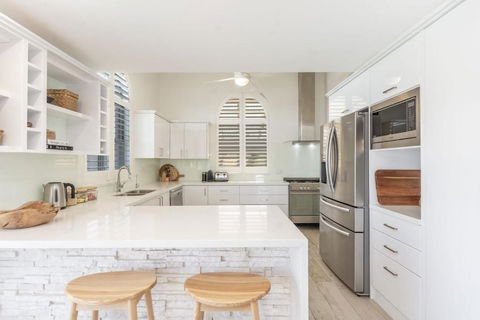 Tecoma 3 - Most Popular Waterfront - Accommodation Broadbeach 1