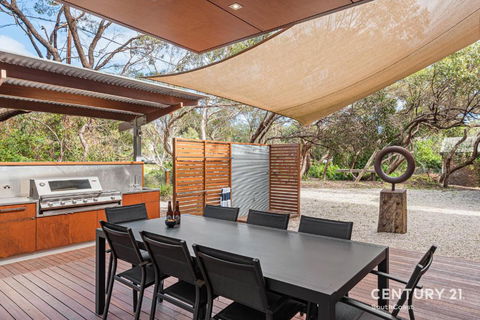 Tempo Rocks - Aldinga Beach - C21 SouthCoast Holidays - Accommodation Broadbeach 1