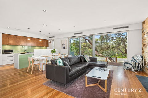Tempo Rocks - Aldinga Beach - C21 SouthCoast Holidays - Accommodation Broadbeach 0