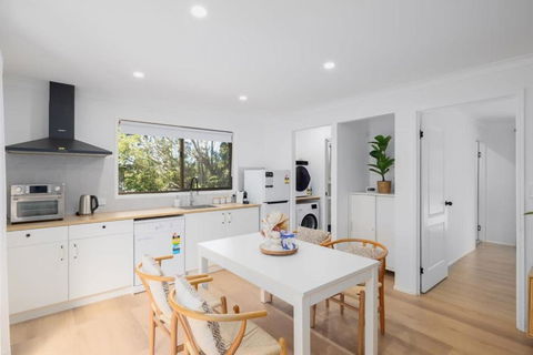 The 2BR Farm Escape Idyllic Scenery Peaceful Tour - Accommodation Broadbeach 1