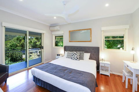 The Acreage Boutique Guesthouse - Accommodation Broadbeach 0