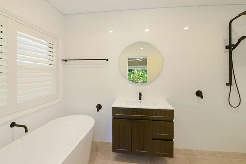 The Acreage Boutique Guesthouse - Accommodation Broadbeach 1