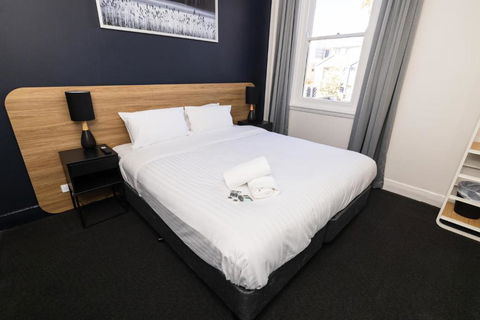 The Albion Hotel - Accommodation Broadbeach 1
