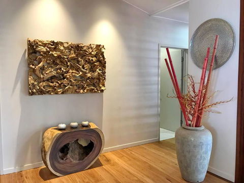 The Artist House - Absolute Beachfront - Accommodation Broadbeach 1