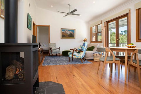 The Artists Retreat - Accommodation Broadbeach 3