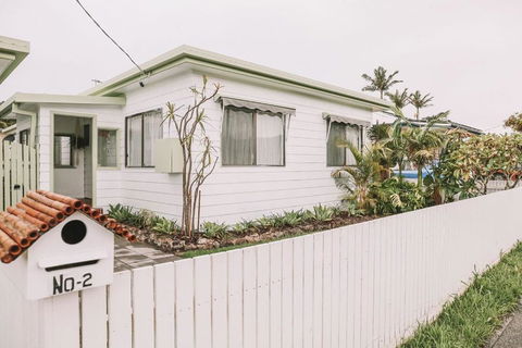 The Bakers Cottage - Crescent Head - Accommodation Broadbeach 0