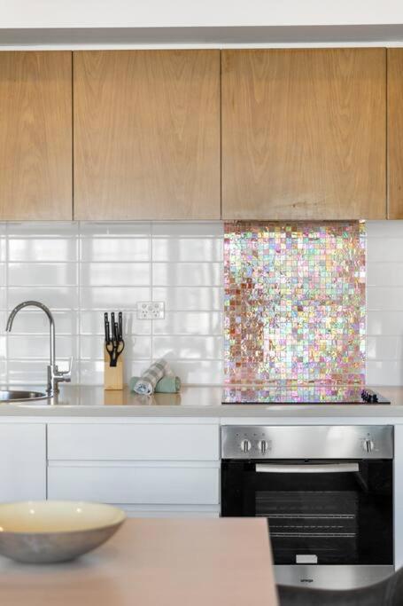 The Balfours Haven - 1BR CBD With Wifi, Parking - Accommodation Broadbeach 2