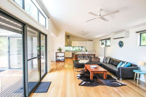 The Base Two - Accommodation Broadbeach 2