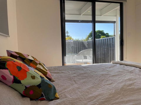 The Beach & Wine Pad - Accommodation Broadbeach 0