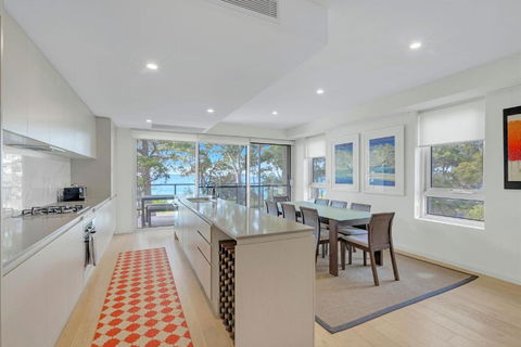 The Beach Apartment - Accommodation Broadbeach 1