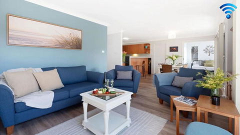 The Beach Bach - Accommodation Broadbeach 0