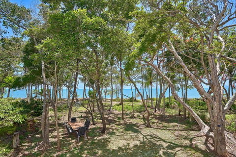 The Beach House At Holloways With Pool - Accommodation Broadbeach 1