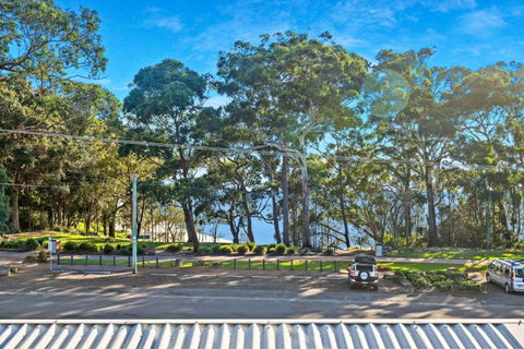 The Beach Penthouse Huskisson - Accommodation Broadbeach 3