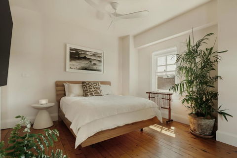 The Berkley Studio - Accommodation Broadbeach 0