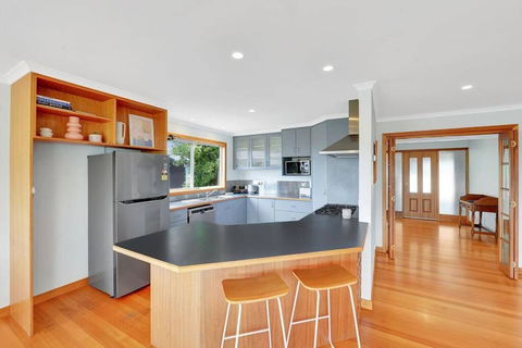 The BEST Scamander Beach House! - Accommodation Broadbeach 2