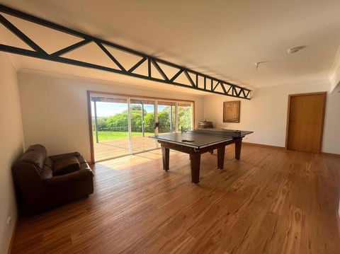 The BEST Scamander Beach House! - Accommodation Broadbeach 3