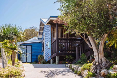 The Blue Beach House - Accommodation Broadbeach 3