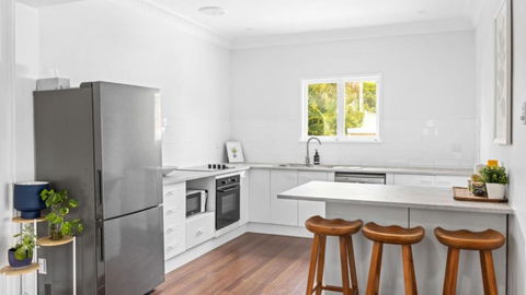 The Blue Beachside Bungalow - Accommodation Broadbeach 2