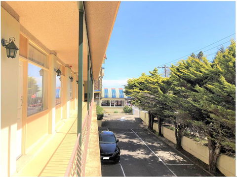 The Clarendon Motel Katoomba - Accommodation Broadbeach 3