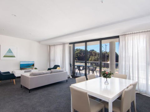 The Cove 101 - Accommodation Broadbeach 0