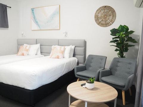 The Esplanade Motel - Accommodation Broadbeach 2