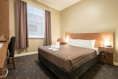 The Formby Hotel - Accommodation Broadbeach 1