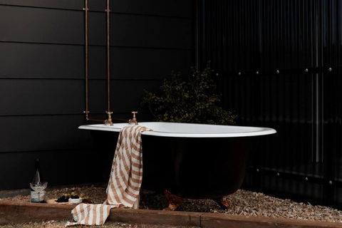 The Bungalow-Bathe Under The Stars! - Accommodation Broadbeach 0
