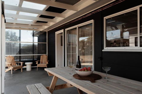 The Bungalow-Bathe Under The Stars! - Accommodation Broadbeach 1
