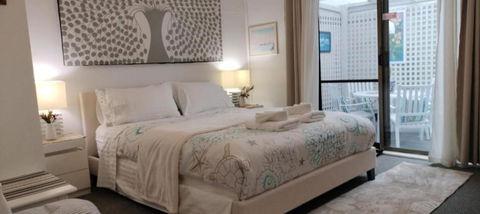 The Boathouse A 3 Bedroom House - Accommodation Broadbeach 3