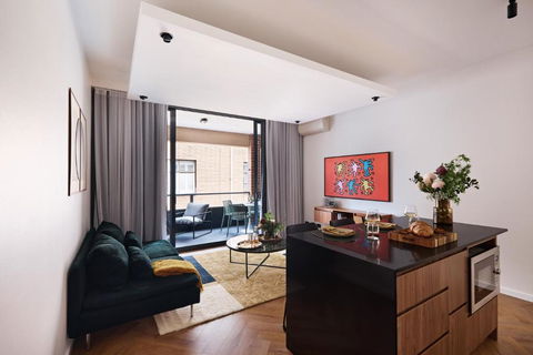 The Brass Flamingo On Oxford Street - Accommodation Broadbeach 0
