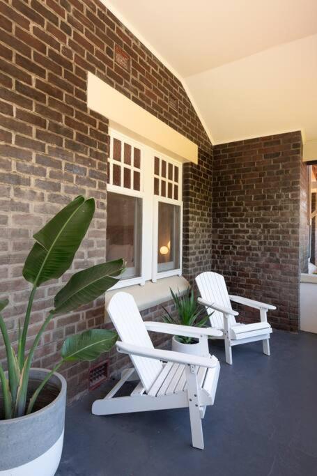 The Bungalow - Boutique Pool Glenelg Beach - Accommodation Broadbeach 2