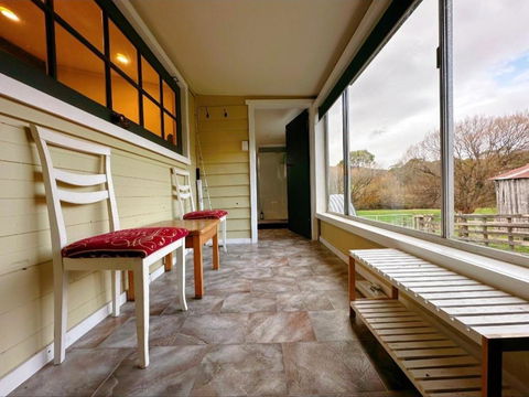 The Bushmill Cottage - Accommodation Broadbeach 2