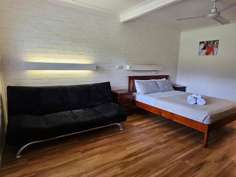 The Bushranger Hideaway - Accommodation Broadbeach 2