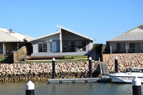 The Carnarvon Luxury Canal Home - Accommodation Broadbeach 1