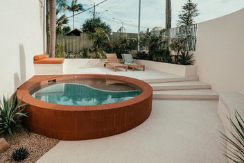 The Cheshire Cat Boutique Motel with Accommodation Broadbeach