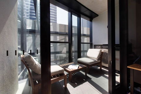The Claremont - Refined Resort Style Living - Accommodation Broadbeach 2