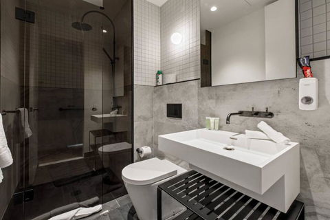 The Claremont - Refined Resort Style Living - Accommodation Broadbeach 3