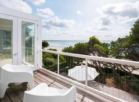The Cove Beach Front Luxury House - Accommodation Broadbeach 2