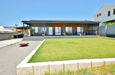 The Crab Shack - Kalbarri WA - Accommodation Broadbeach 0