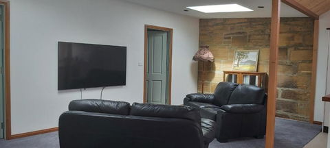 The Dentist On Lava - 2 Bathroom. 2 Bedrooms - Accommodation Broadbeach 3