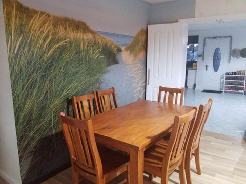 The DOLPHIN PLACE - Accommodation Broadbeach 3