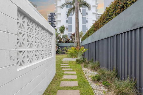 The Drifter Surf Lodge - Accommodation Broadbeach 2