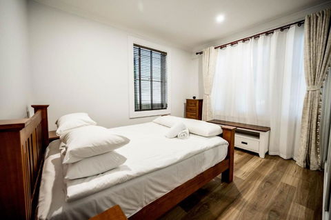 The Driscoll - Modern Smart Villa - Accommodation Broadbeach 2