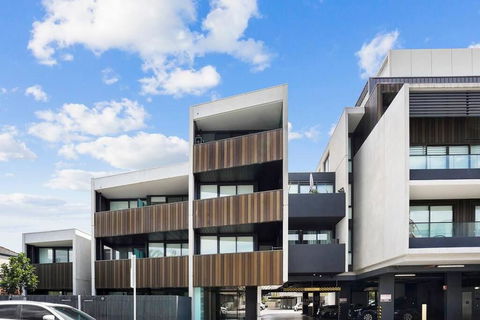 The Eastside Oasis - Accommodation Broadbeach 3
