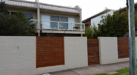 The Esplanade Holiday Home - Accommodation Broadbeach 3