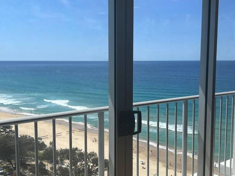 The Esplanade Sea View - Accommodation Broadbeach 2