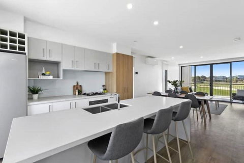 The Fairway Club 8 - Accommodation Broadbeach 1