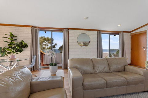 The Flaxman Studio - Panoramic Ocean Views - Accommodation Broadbeach 1